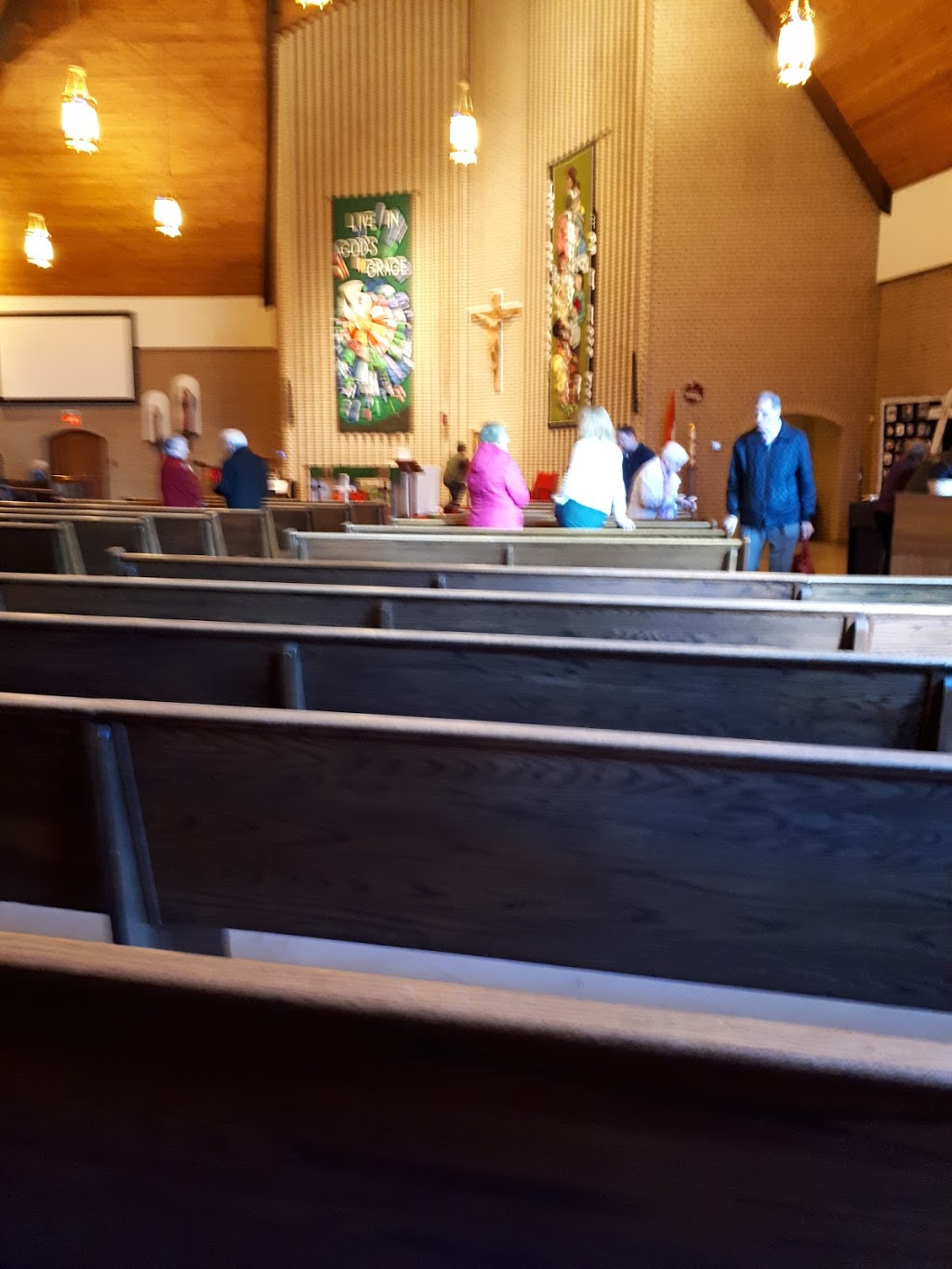 Corpus Christi Catholic Church | 404 Northmount Pl NW, Calgary, AB T2K 3P9, Canada | Phone: (403) 274-4349