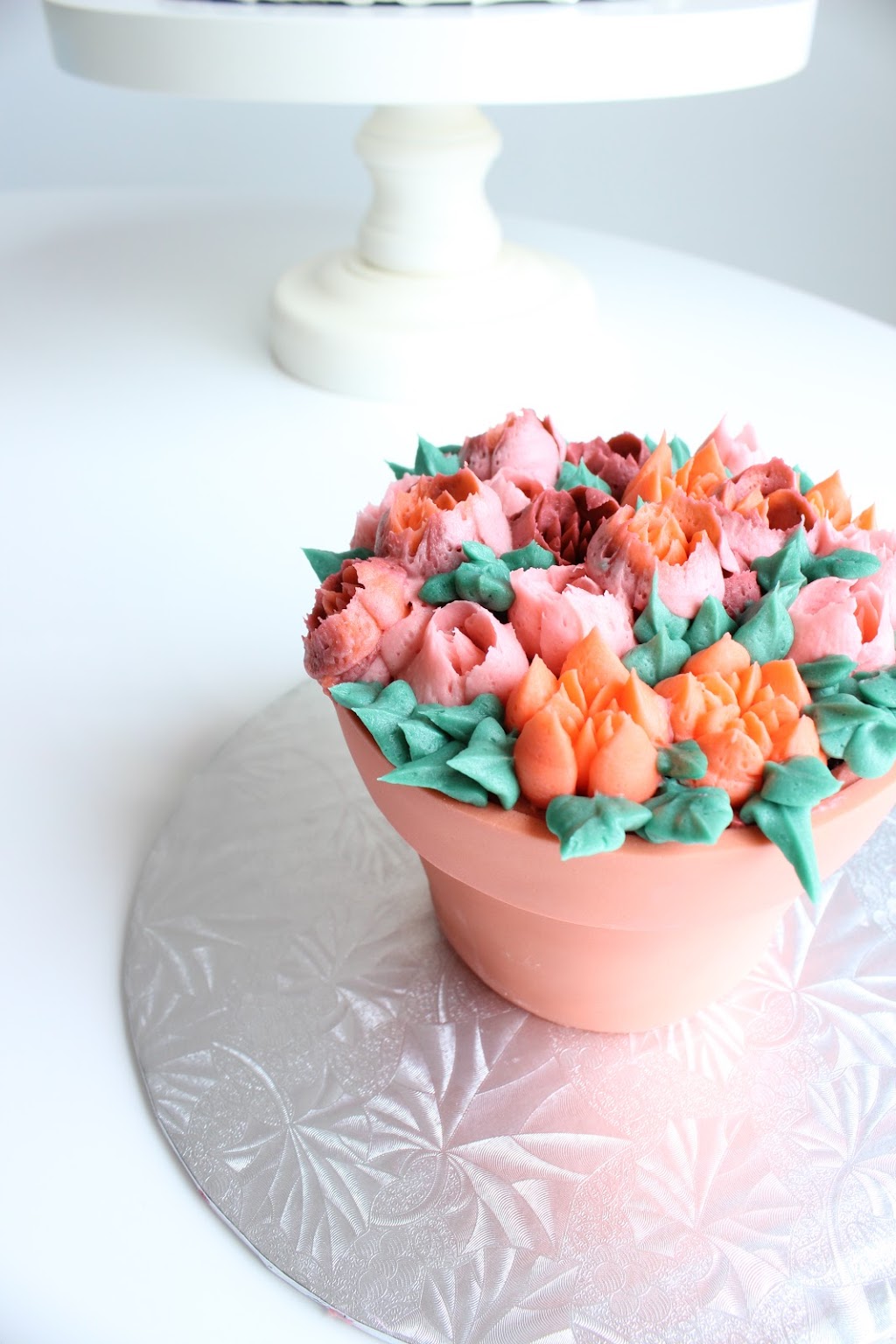 Cakeology Custom Cakes | 4 Spur Ave, Kanata, ON K2M 2B5, Canada