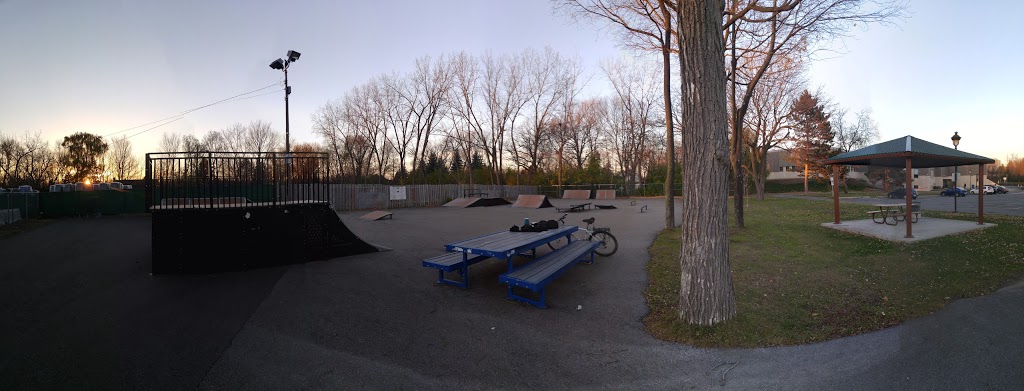 Beaconsfield Skatepark | 1974 City Ln, Beaconsfield, QC H9W, Canada | Phone: (514) 428-4400