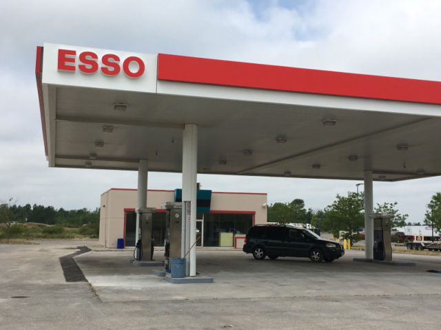 Esso | 1645 N Service Rd, Fort Erie, ON L2A 5M4, Canada | Phone: (647) 643-5600
