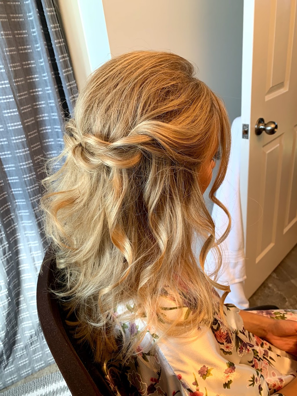 BellaMarie Salon | Side Door, 1518 Pelham St, Fonthill, ON L0S 1E0, Canada | Phone: (289) 897-8885