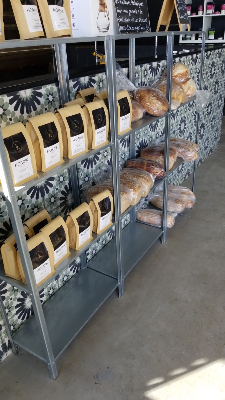 Sur la planche - Café | 860 Boulevard de Sainte-Adèle, Sainte-Adèle, QC J8B 2N2, Canada | Phone: (450) 229-0576
