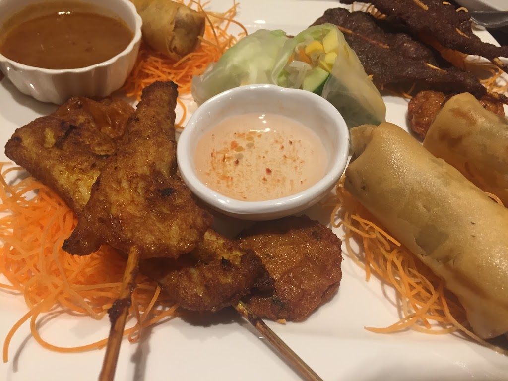 Canadian Thai | 2300 John St #4, Thornhill, ON L3T 6G7, Canada | Phone: (905) 707-2300