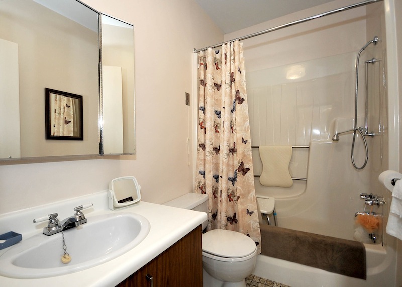Maison Marie-Luce Labossière | 16650 Avenue Bourdages S, Saint-Hyacinthe, QC J2T 4J9, Canada | Phone: (450) 778-5595