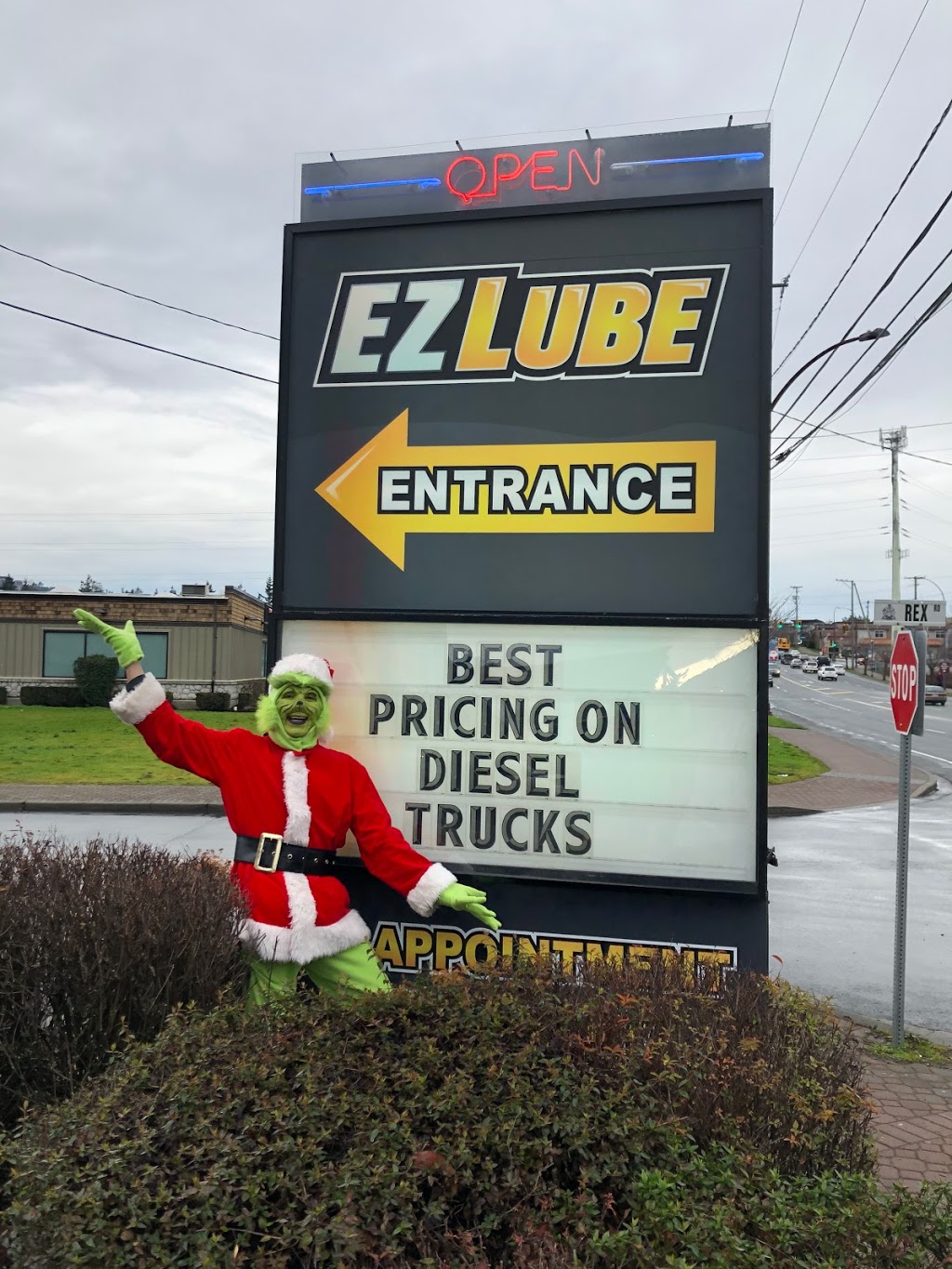 EZ Lube & Car Wash | 2988 Jacklin Rd, Victoria, BC V9B 3Y8, Canada | Phone: (250) 474-7133