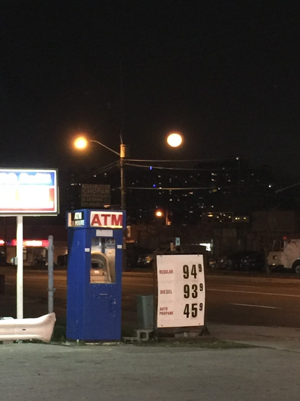 Danforth Gas & Wash | 3561 Danforth Ave, Scarborough, ON M1L 1E3, Canada | Phone: (416) 699-0638