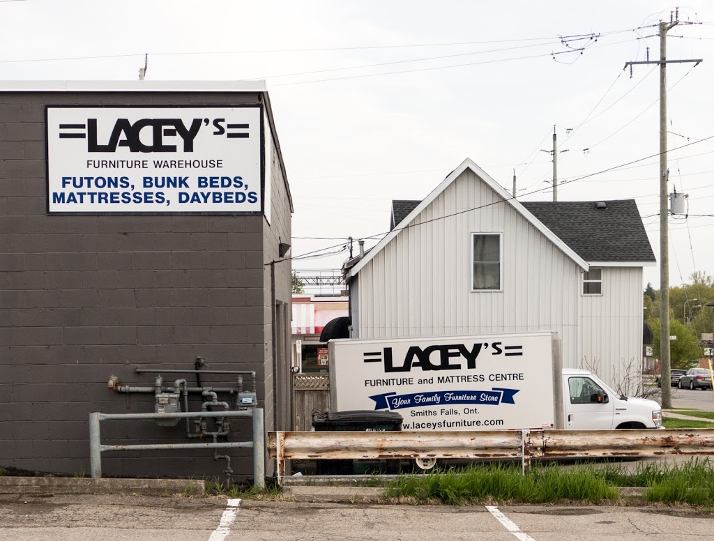 Laceys Furniture & Mattress Centre | 40 Main St E, Smiths Falls, ON K7A 1A4, Canada | Phone: (613) 284-8206