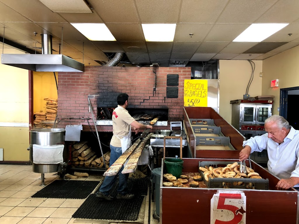 Oze Bagel Plus Inc | 8085 Boulevard Taschereau, Brossard, QC J4Y 1A4, Canada | Phone: (450) 678-6932