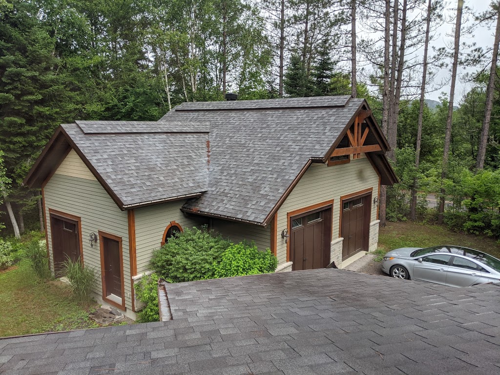 Au Petit Marigot | 90 Chemin Clément, Mont-Tremblant, QC J8E 1N8, Canada | Phone: (819) 425-9691