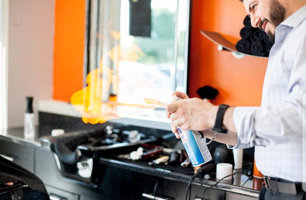 Thumbs Up Barber Shop | 815 Weber St E Unit 2, Kitchener, ON N2H 1H5, Canada | Phone: (519) 954-1114