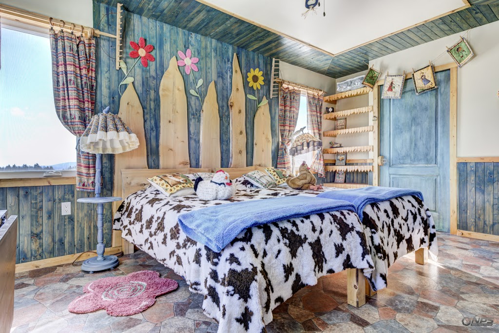 Gîte Ambrelane | 2259 Route du Sabot dOr, Thetford Mines, QC G6H 3H3, Canada | Phone: (418) 338-6202