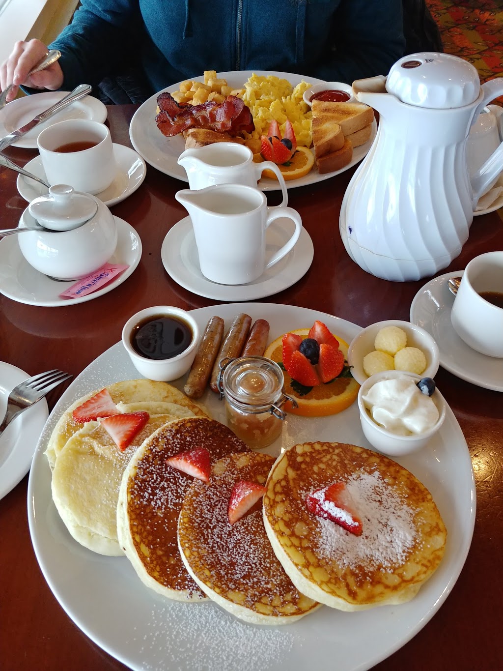 Eclipse Restaurant | 1235 Deerhurst Dr, Huntsville, ON P1H 2E8, Canada | Phone: (705) 789-7113
