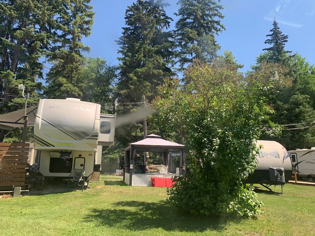 Spur Valley Golf Resort | 4825 Luxor Station Rd, Edgewater, BC V0A 1E0, Canada | Phone: (250) 347-6500