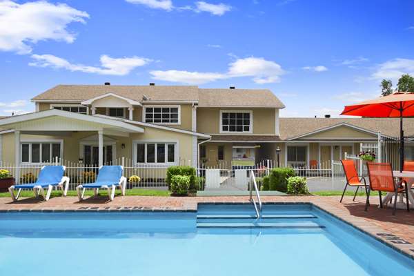 Super 8 by Wyndham Brockville | 1843 2, Brockville, ON K6V 5T1, Canada | Phone: (613) 345-1622