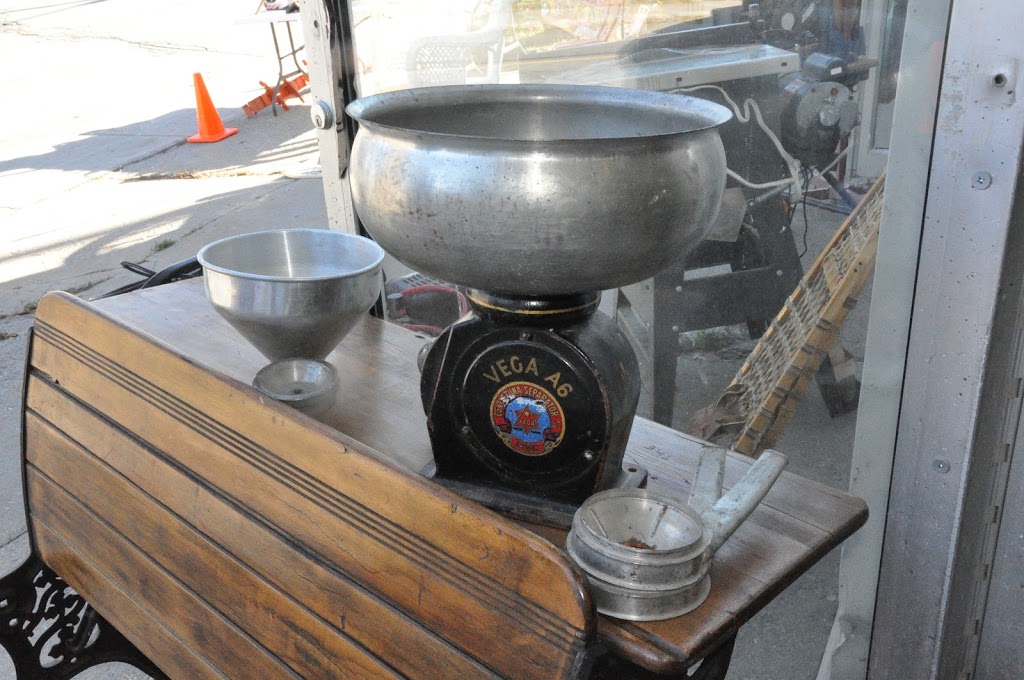 Rockland Flea Market | 574 Edwards St, Rockland, ON K4K 1C9, Canada | Phone: (613) 809-5002
