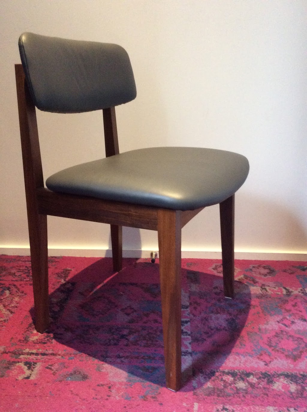 New Hope Upholstering | 939 Lakeshore Rd E, Mississauga, ON L5E 1E3, Canada | Phone: (905) 891-9655