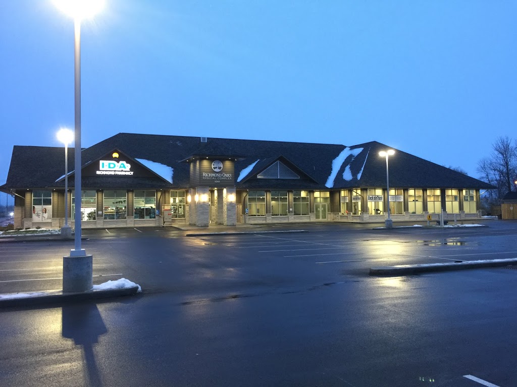 Richmond Oaks Medical Complex | 6265 Perth St, Richmond, ON K0A 2Z0, Canada
