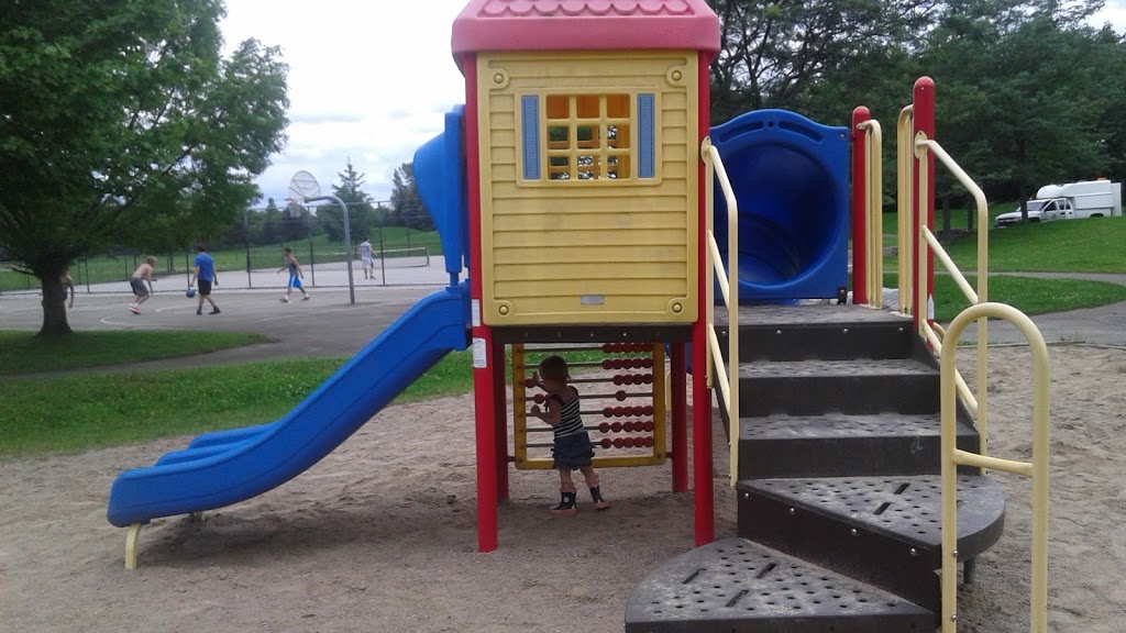 Mount Carmel Park | 7806 Mt Carmel Blvd, Niagara Falls, ON L2H 2Y2, Canada | Phone: (905) 356-7521