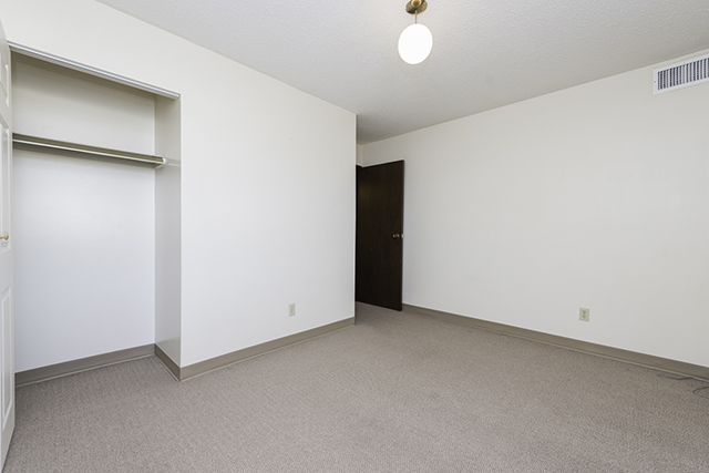 Southwood Green Apartments | 4902 Queen St, Regina, SK S4S 6X4, Canada | Phone: (306) 586-1872