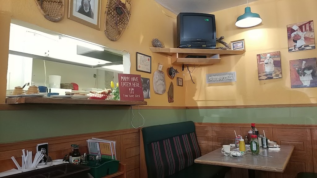 Bistro Family Restaurant | 1225 7th Ave, Invermere, BC V0A 1K0, Canada | Phone: (250) 342-6564