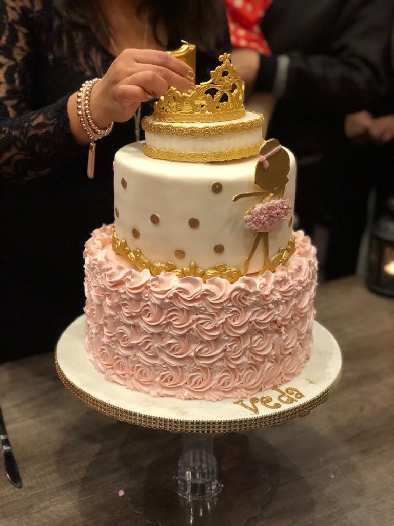 La Creme Cakes | 25 Fisherman Dr Unit 16, Brampton, ON L7A 1C9, Canada | Phone: (905) 846-9333