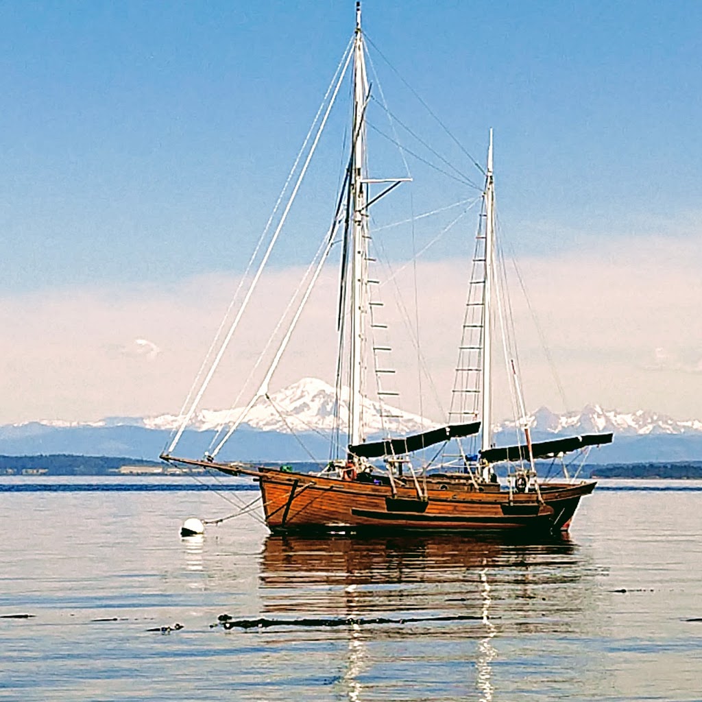 Orcas Island Craftsman Beach House | 37 Raccoon Point Rd, Eastsound, WA 98245, USA | Phone: (425) 327-9924