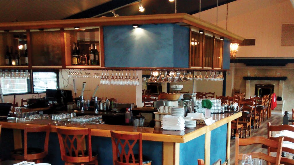 Bay Moorings Restaurant | 6330 Bay St, West Vancouver, BC V7W 3H5, Canada | Phone: (604) 921-8184
