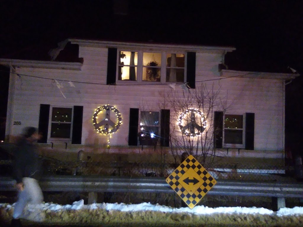 The Yellow House Studio | 205 N River Rd Apt 1, Charlottetown, PE C1A 3L4, Canada | Phone: (902) 940-2349