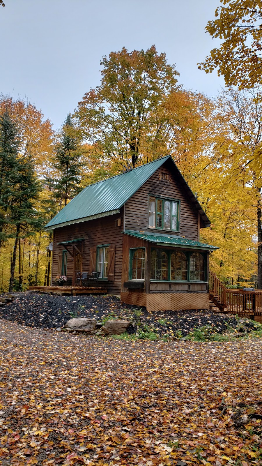 LArtiste - Les Chalets Nerbert | 20 Chemin des Érables, Mandeville, QC J0K 1L0, Canada | Phone: (514) 266-7192