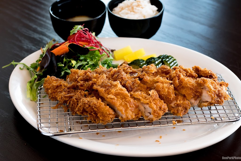 Sushi Iwa | 14959 Marine Dr, White Rock, BC V4B 1C3, Canada | Phone: (604) 560-1889