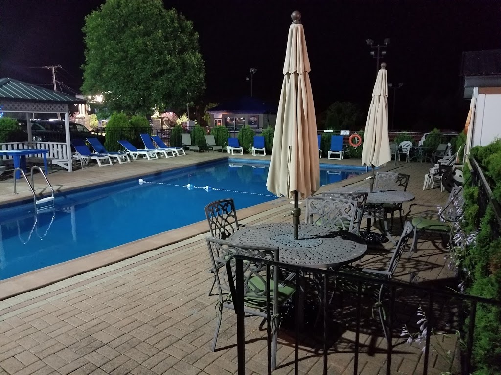 Travelodge by Wyndham Gananoque | 785 King St E, Gananoque, ON K7G 1H4, Canada | Phone: (613) 382-4728