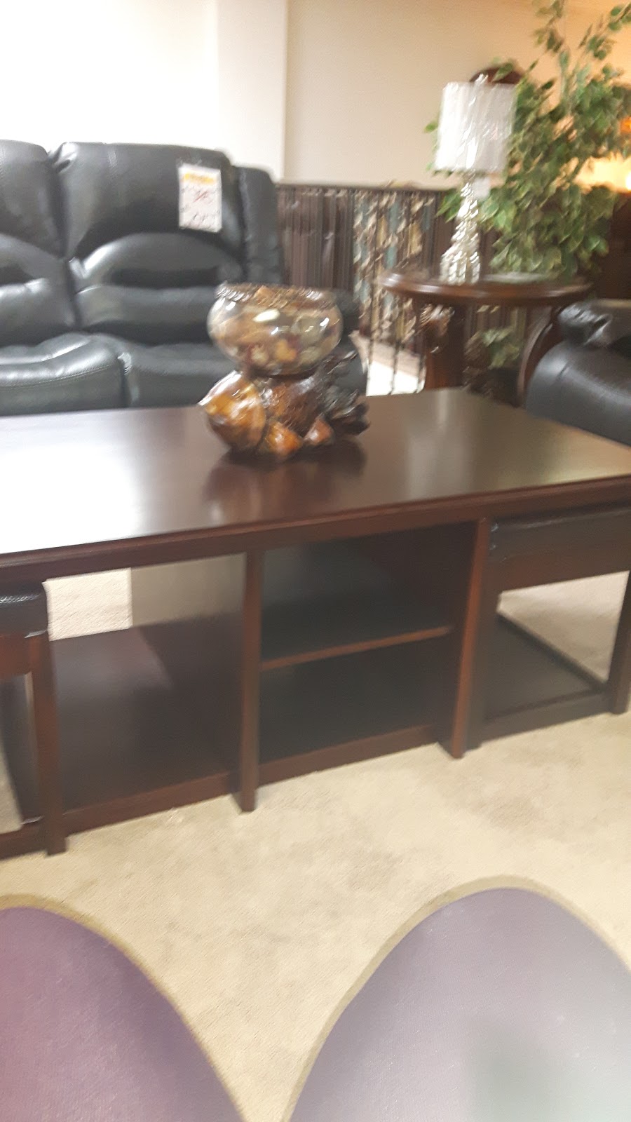 Brooks Outlet Furniture | 142 Hartzel Rd, St. Catharines, ON L2P 1N8, Canada | Phone: (905) 641-2992