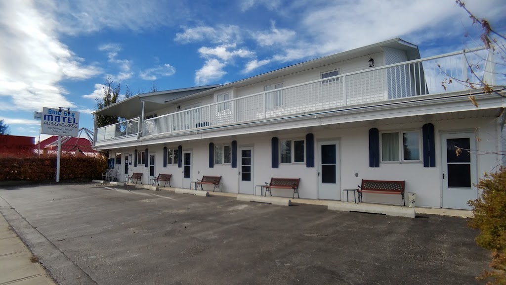 Blue Sky Motel | 114 Morrison Rd, Longview, AB T0L 1H0, Canada | Phone: (403) 558-3655