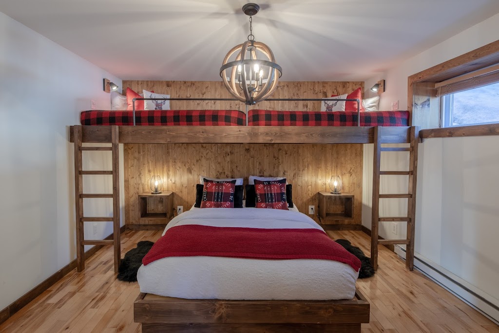 Chalet le Alexandre | 120 All. du Centre, Saint-Faustin-Lac-Carré, QC J0T 1J2, Canada | Phone: (438) 509-2432