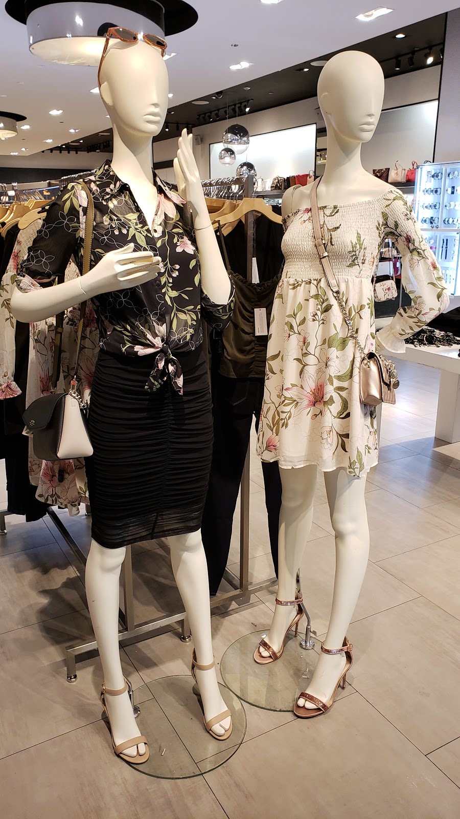 GUESS | 1 Yorkdale Rd Space 28C, North York, ON M6A 3A1, Canada | Phone: (416) 916-4120