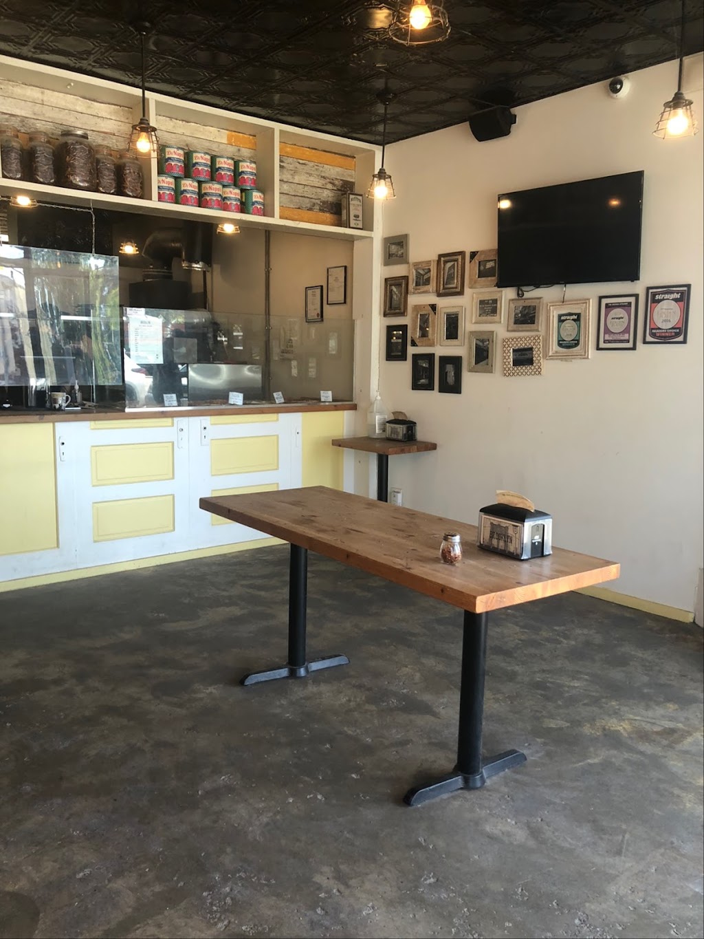 Straight Outta Brooklyn NYC Pizzeria | 701 Kingsway, Vancouver, BC V5T 2R7, Canada | Phone: (604) 879-4444
