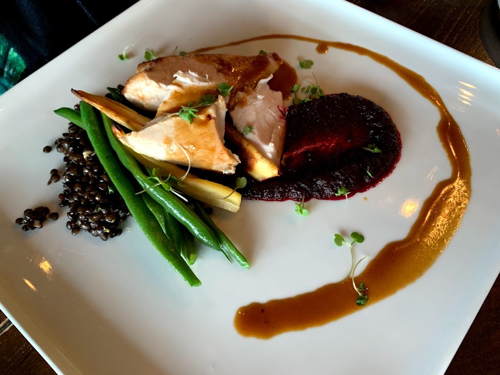 Restaurant Les Labours | 50 Rue de la Ferme, Baie-Saint-Paul, QC G3Z 0G2, Canada | Phone: (844) 240-4700