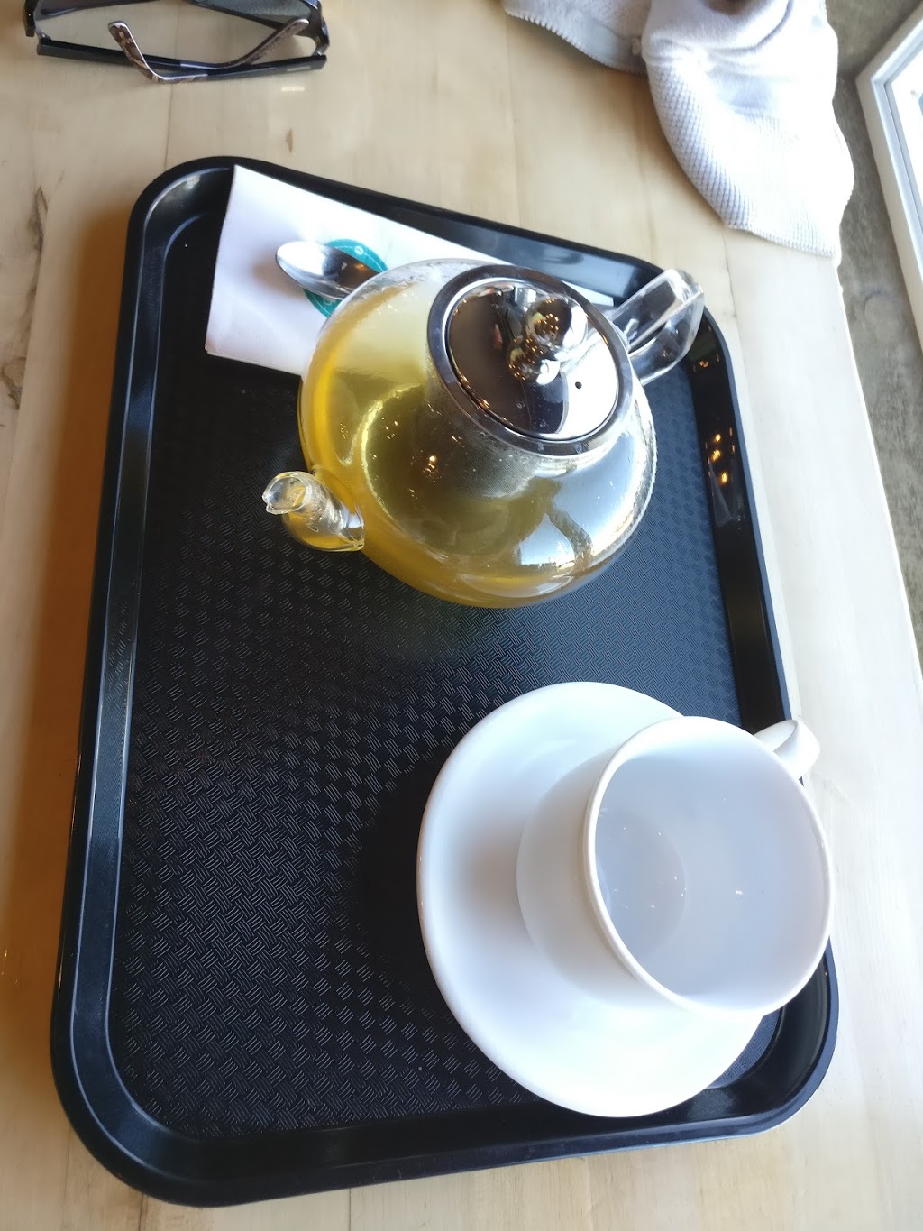 Léo Latté Café Bistro | 756 Rue De LIndustrie, Saint-Paul, QC J0K 3E0, Canada | Phone: (450) 394-4488