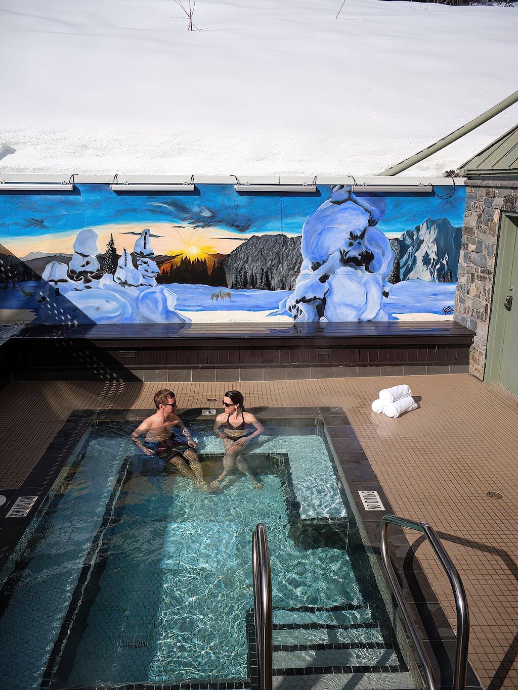 Fernie Fox Hotel | 2021 Hwy #3, Fernie, BC V0B 1M1, Canada | Phone: (877) 447-6788