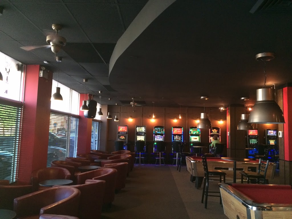 Bar El Cid | 6325 Rue Sherbrooke E, Montréal, QC H1N 1C3, Canada | Phone: (514) 255-5391