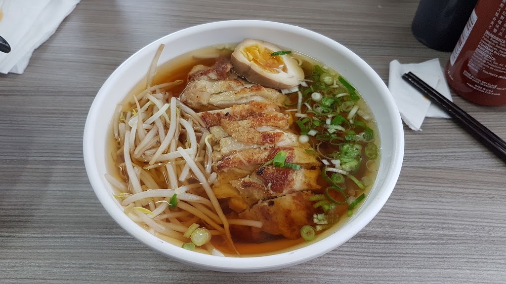 Lemongrazz Viet & Thai Restaurant | 3280 Monarch Dr Unit 8, Orillia, ON L3V 8A2, Canada | Phone: (705) 325-8338