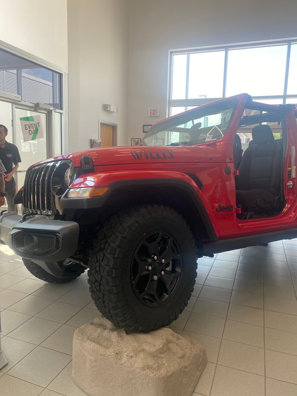 Rallye Motors Chrysler | 1810 Main St, Moncton, NB E1E 4S7, Canada | Phone: (800) 572-5593