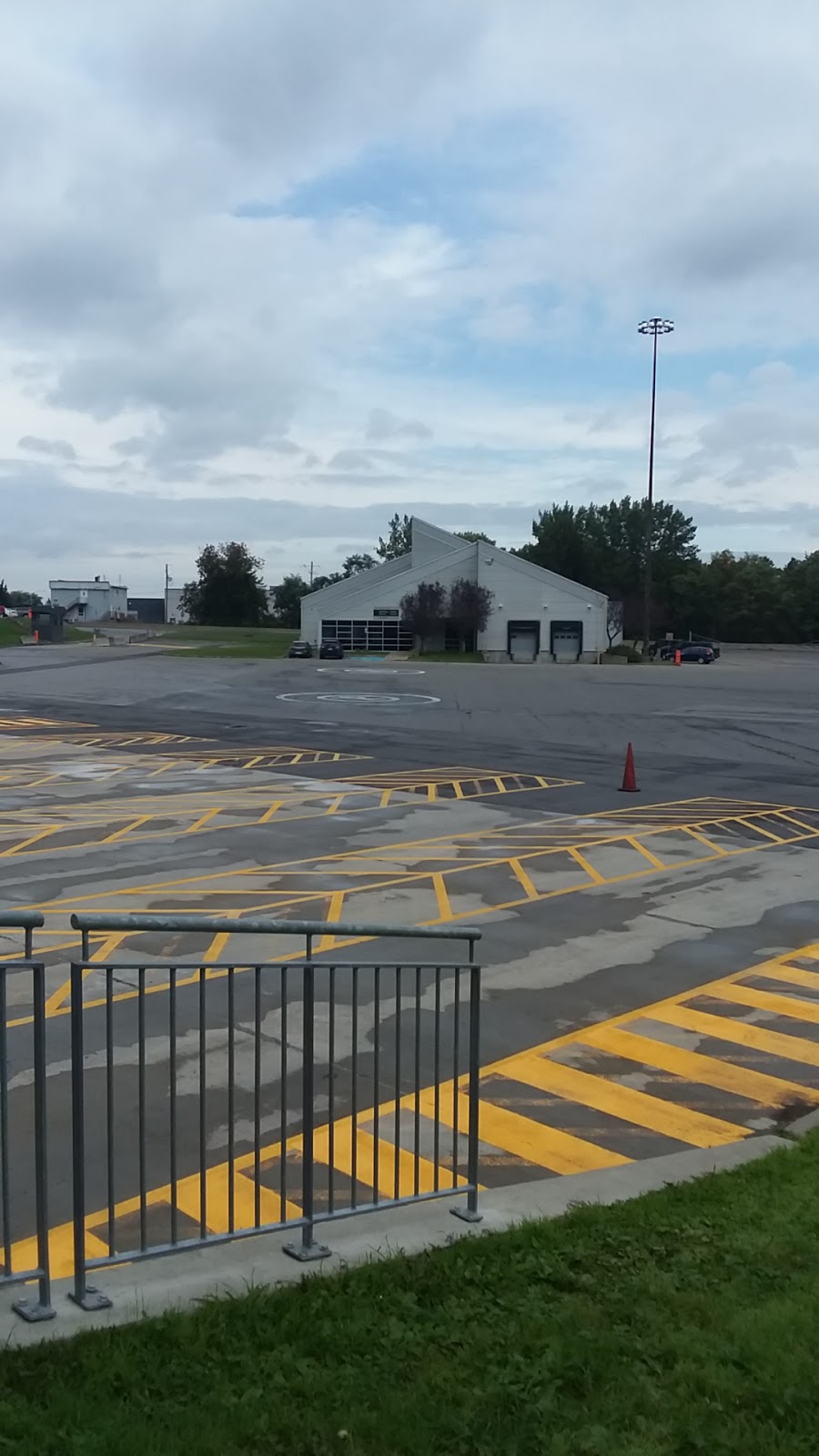 Canada Cartage | 555 Autoroute 13, Laval, QC H7W 5N4, Canada | Phone: (450) 687-3333