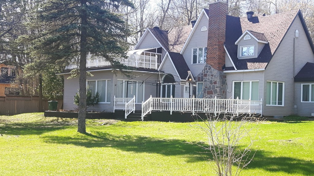 Aux Berges de lIle Garth | 4 49e Avenue, Bois-des-Filion, QC J6Z 2N1, Canada | Phone: (450) 621-0891