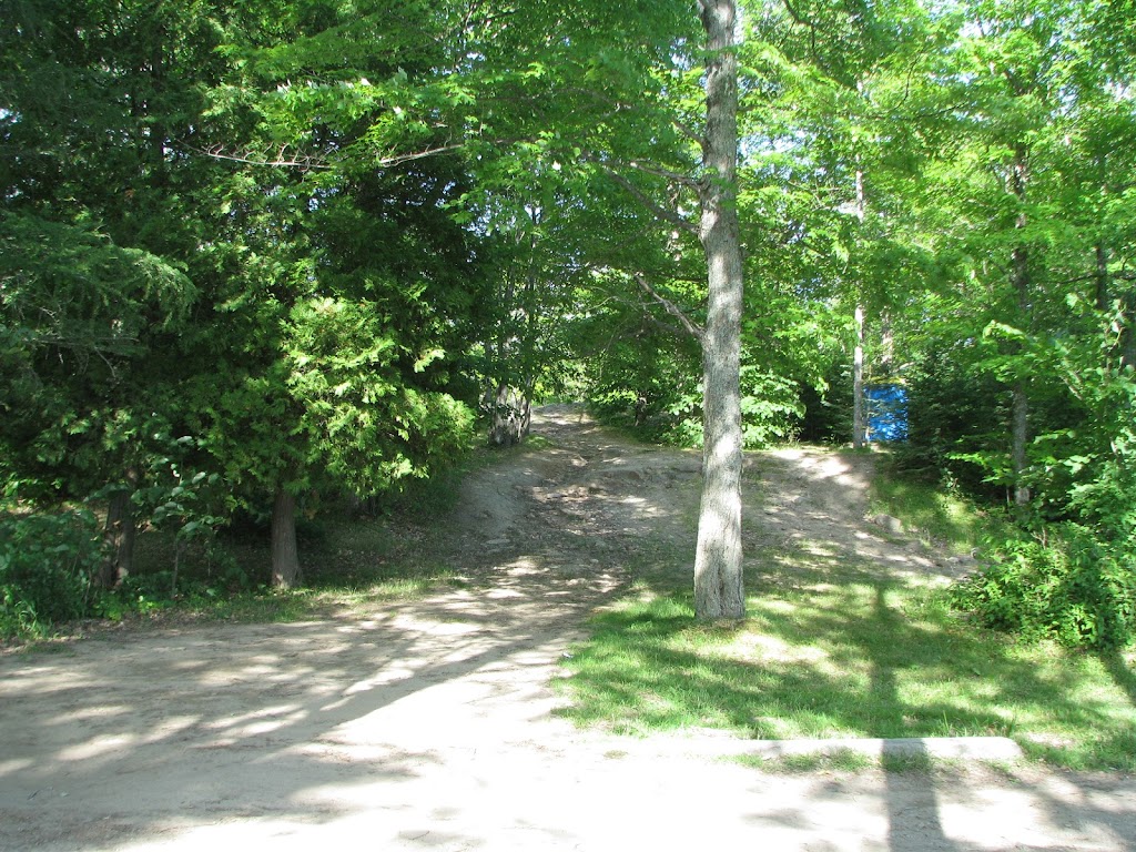 Glamour Lake Park | 2293 Glamorgan Rd, Gooderham, ON K0M 1R0, Canada | Phone: (705) 448-2981