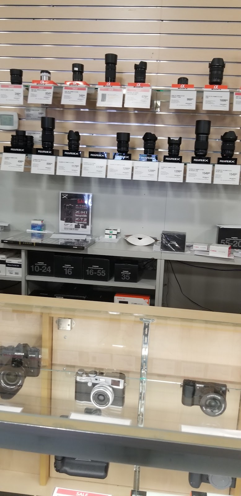 Henrys | 1070 Wellington Rd unit 19/20, London, ON N6E 1M2, Canada | Phone: (519) 686-7481