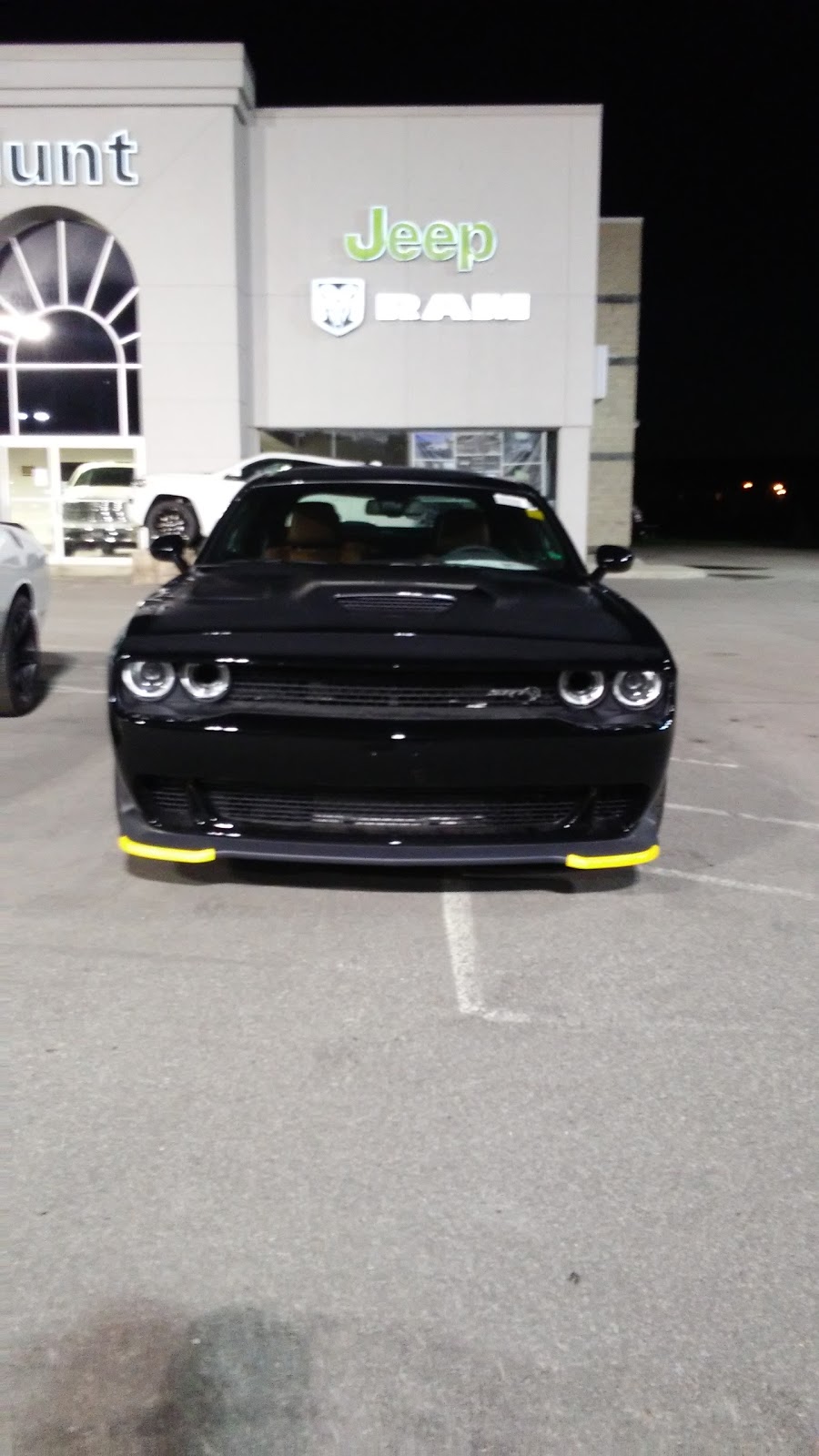 Hunt Chrysler Fiat | 500 Bronte St S, Milton, ON L9T 9H5, Canada | Phone: (888) 729-5672