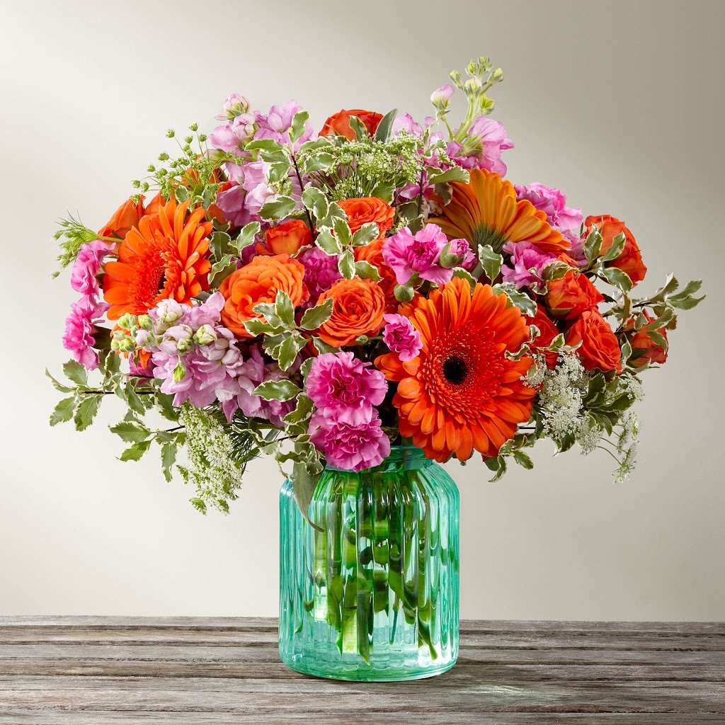 Loris Hearts and Flowers | 1300 King St E #13, Oshawa, ON L1H 8J4, Canada | Phone: (905) 432-2404