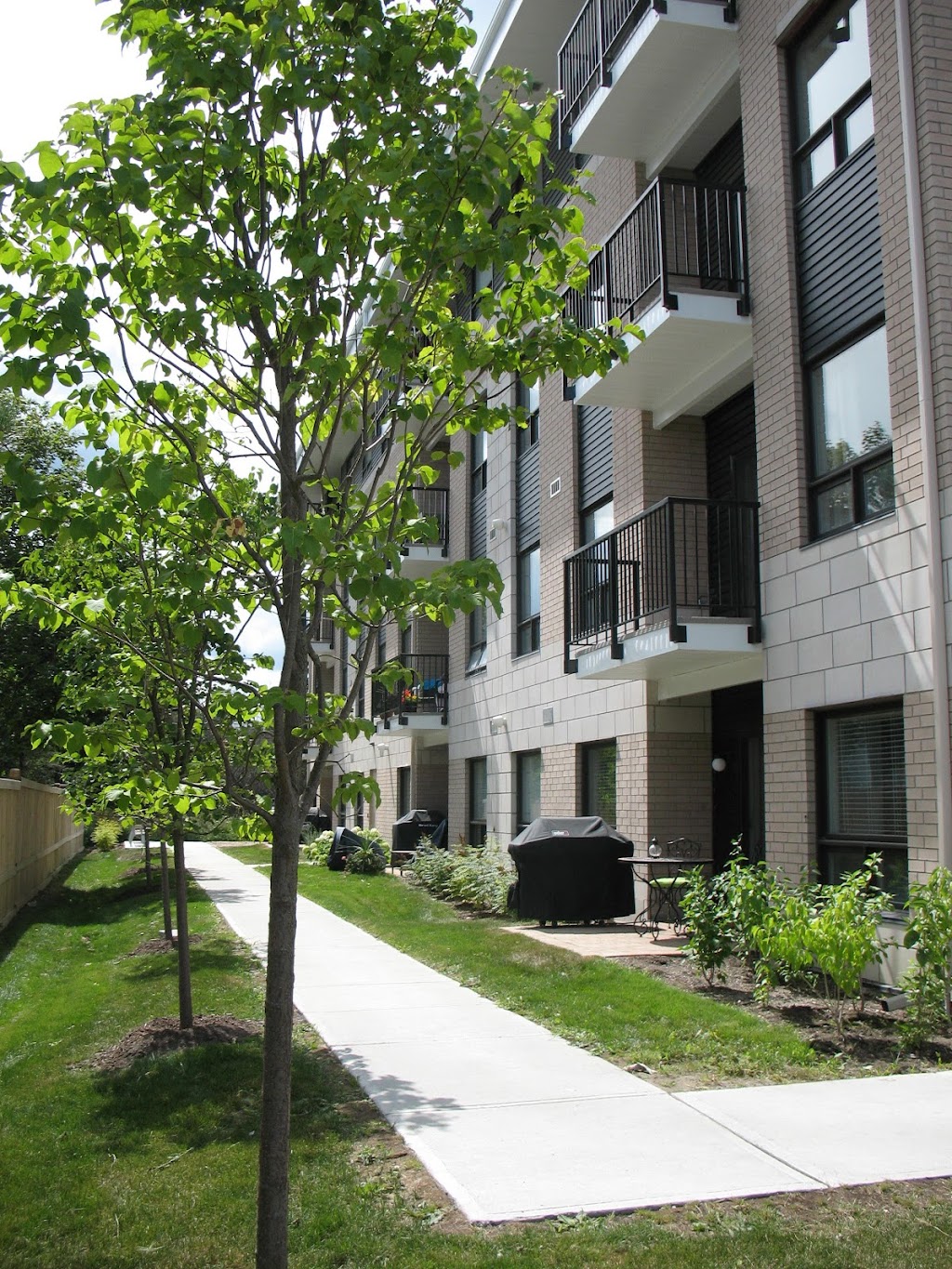 condo 225 winterfell | 225 Winterfell Private, Ottawa, ON K1G 4J1, Canada | Phone: (514) 365-2573
