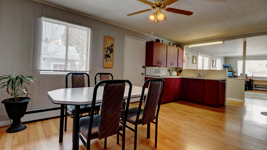 Deerview Lodge & Cabins | 398 BC-3, Princeton, BC V0X 1W0, Canada | Phone: (250) 295-0106